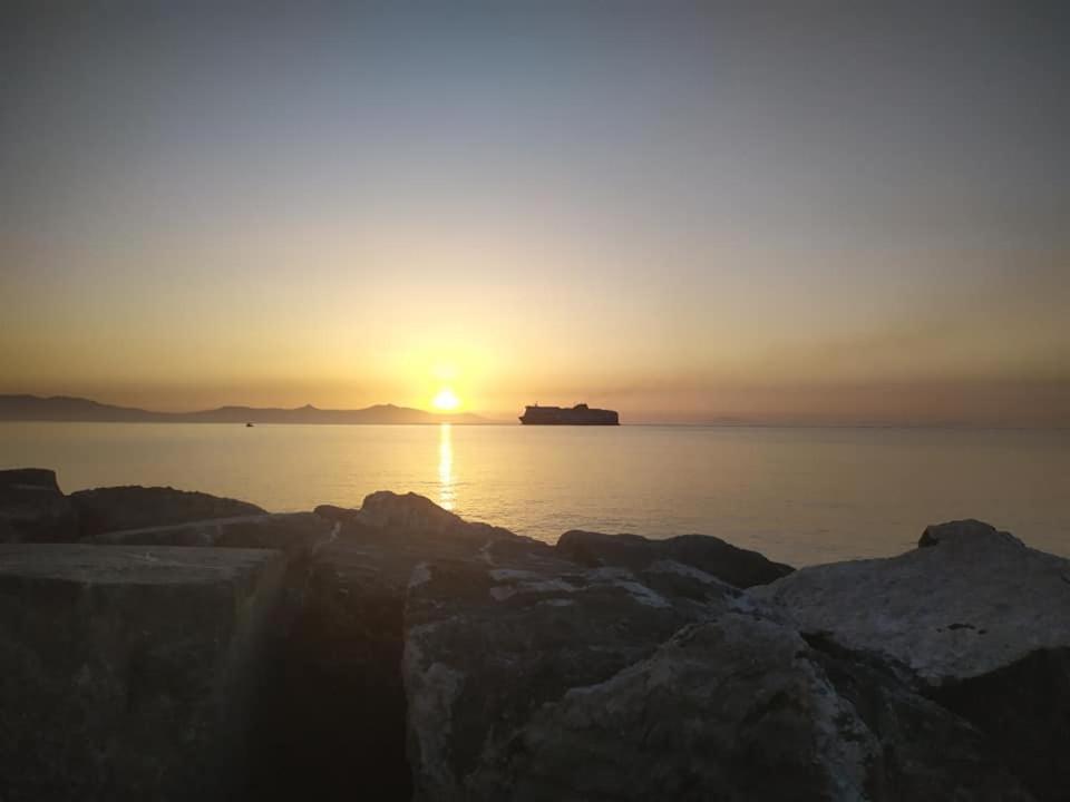Nisaki Hotel & Elite Suites Ermoupoli Buitenkant foto